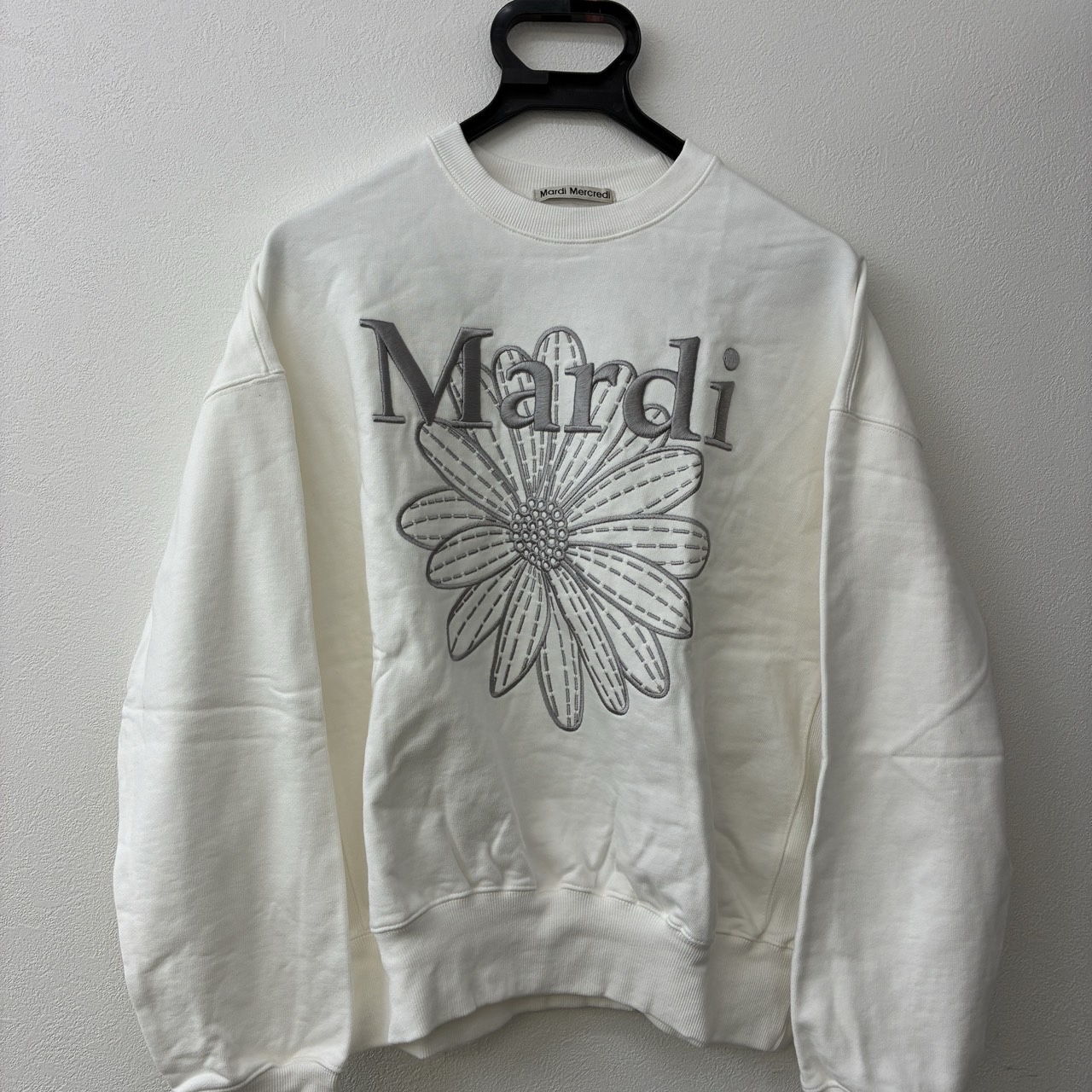 Mardi Mercredi刺繍スウェット